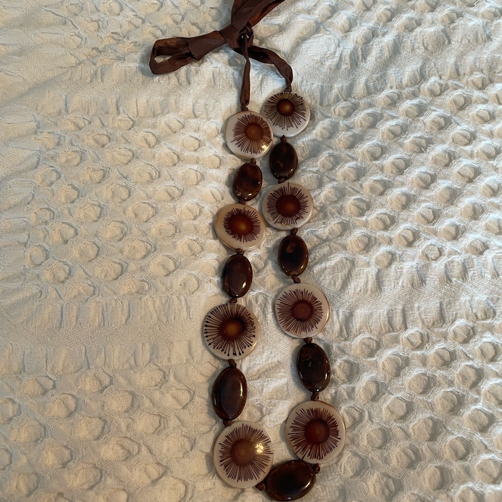 Unique Brown and Cream Necklace and Earring set.